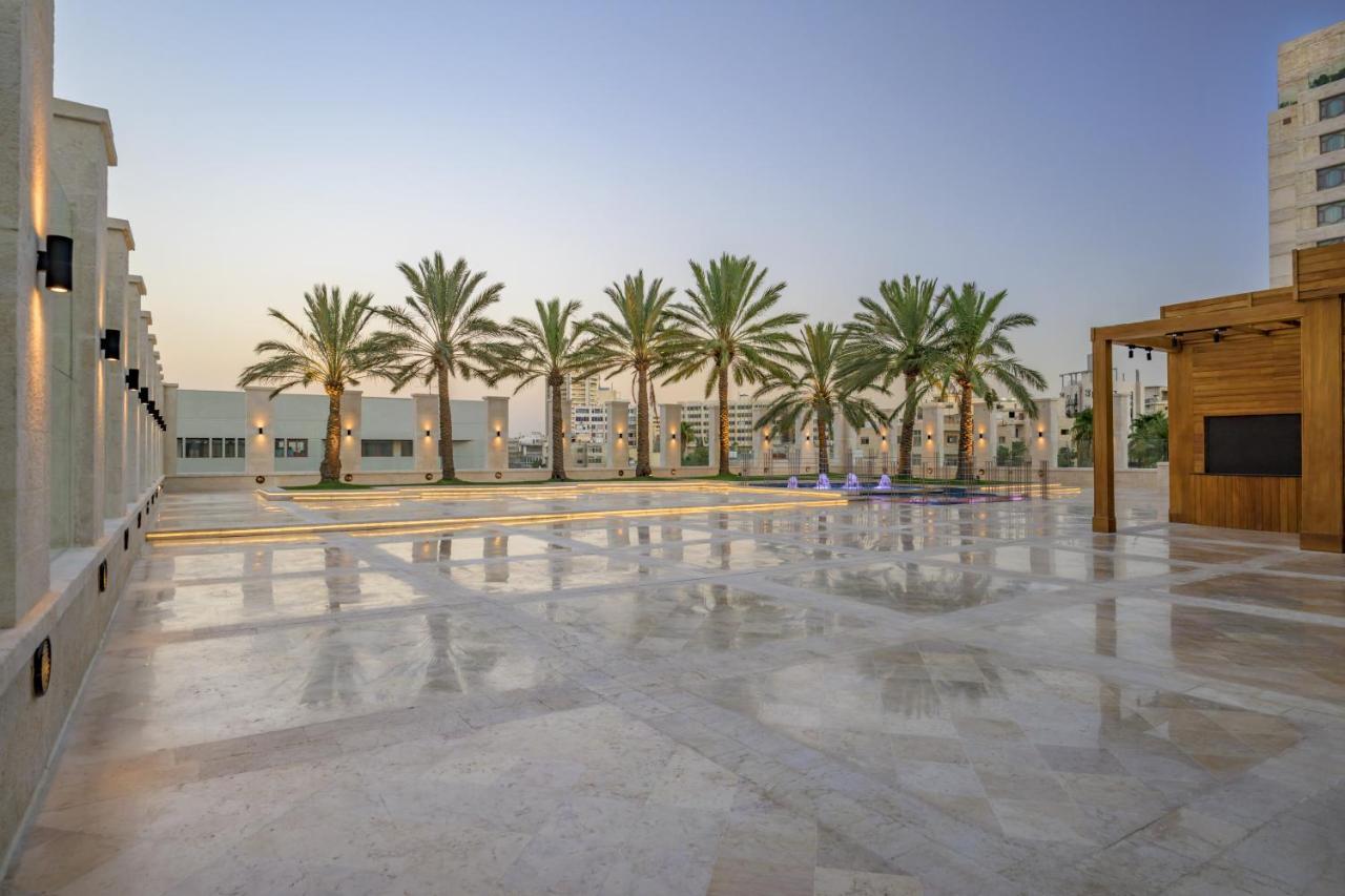 Grand Hyatt Amman Hotel Exterior photo The courtyard of the Al-Shaqra campus