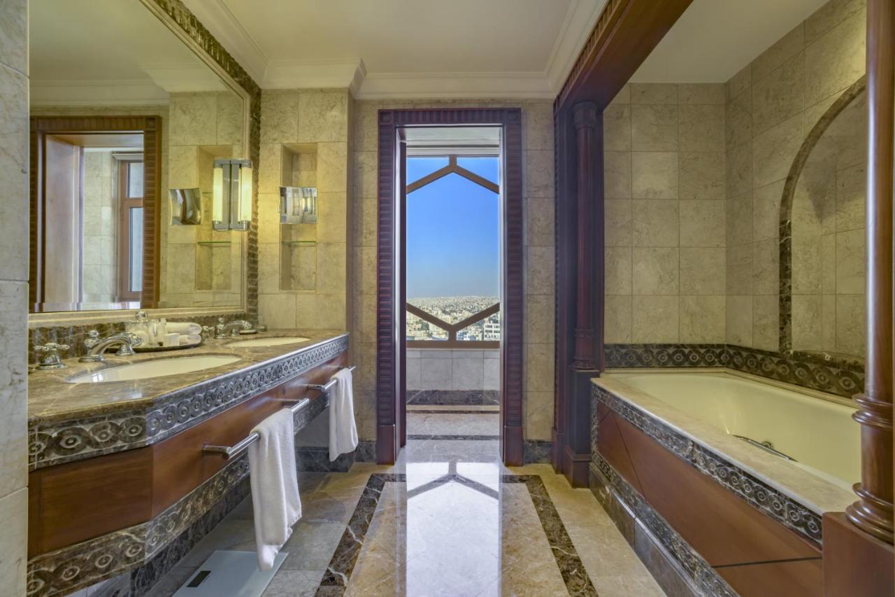 Grand Hyatt Amman Hotel Exterior photo Bathroom