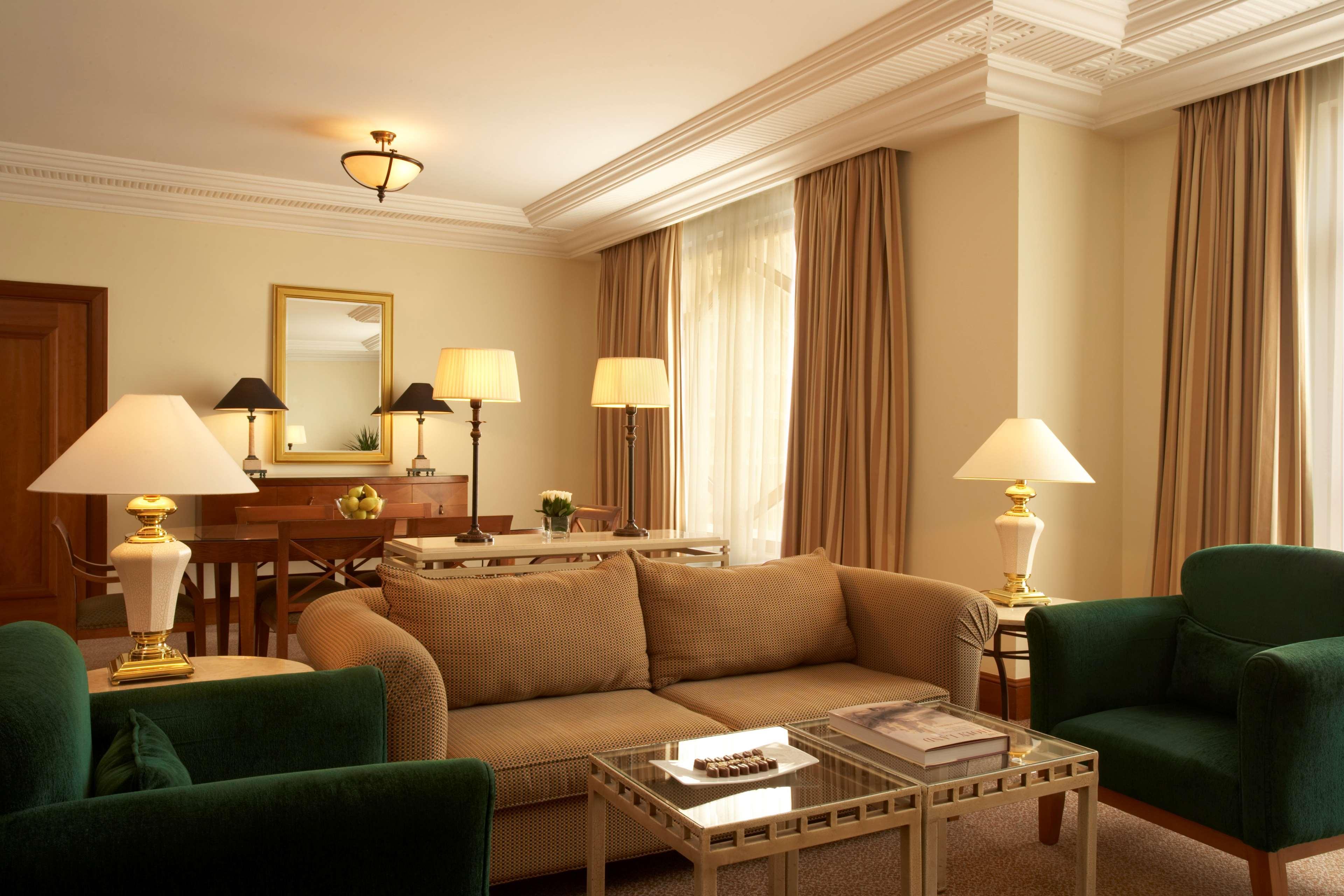 Grand Hyatt Amman Hotel Exterior photo A suite at the hotel