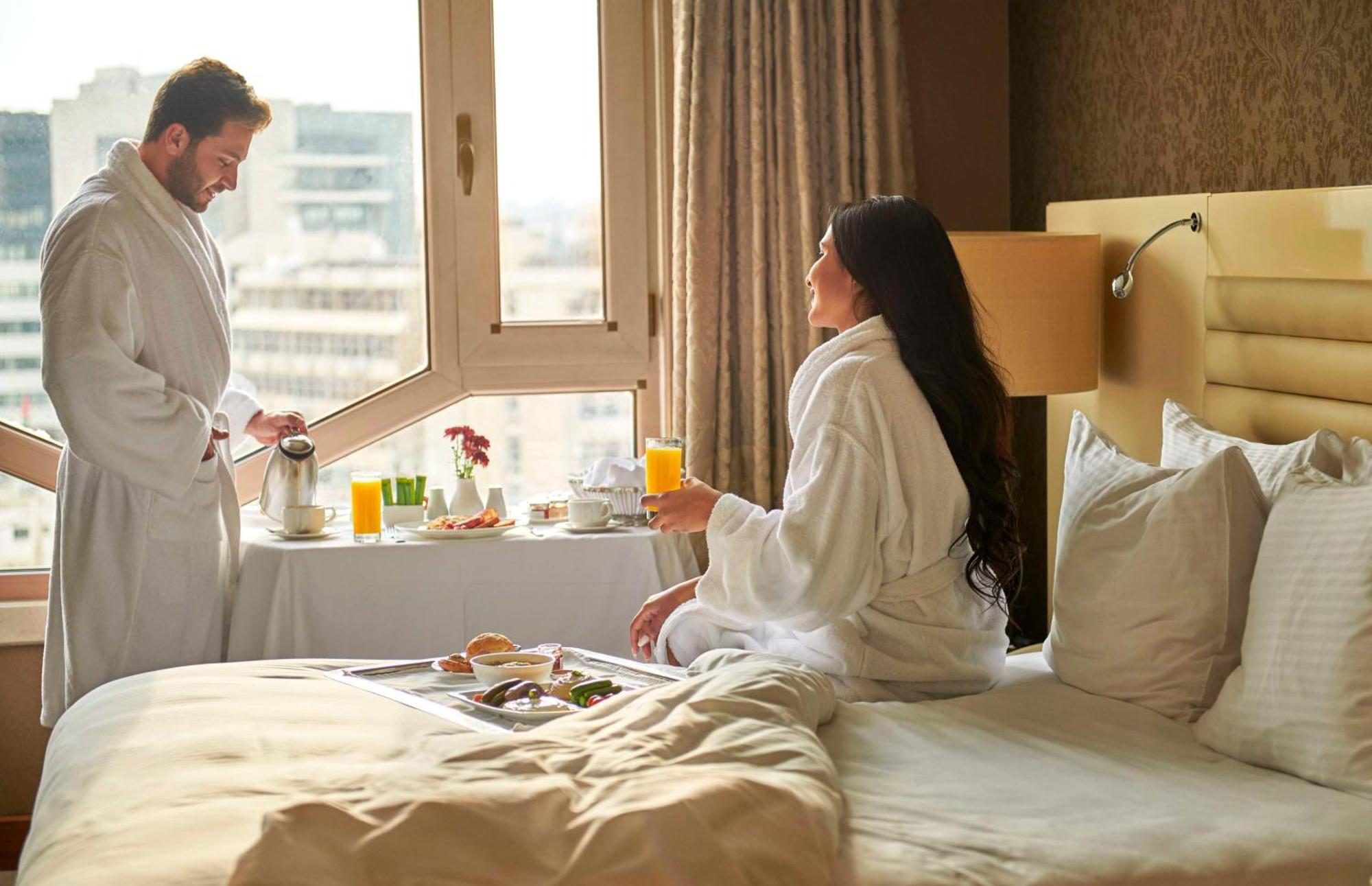 Grand Hyatt Amman Hotel Exterior photo Room service